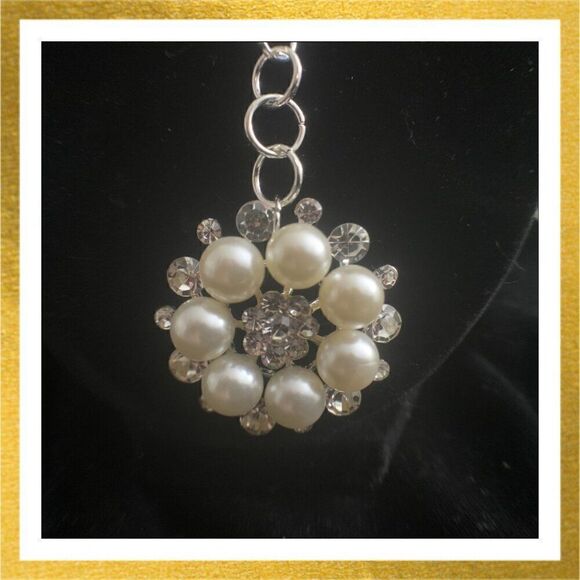 Upcycled HAND CRAFTED Rhinestone PEARL Pendant STATEMENT NECKLACE - Picture 2 of 2